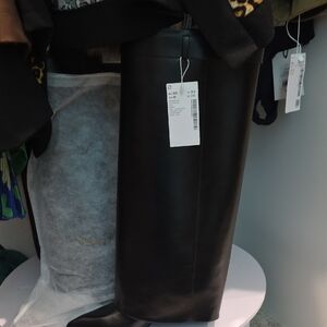 Classic Black Knee-High Heeled Boot - Women's